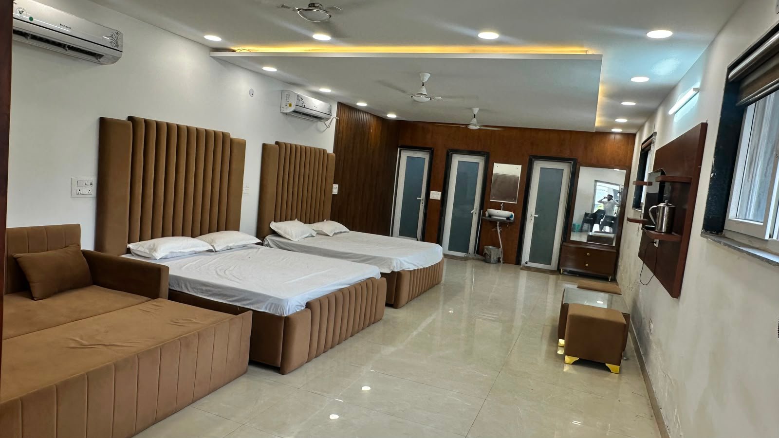 Yatri Niwas